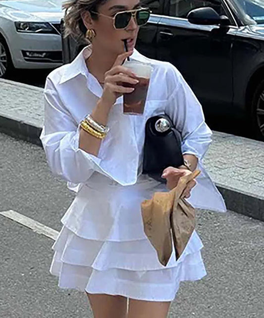 Ensemble de bureau deux pièces à volants en cascade et poches blanches