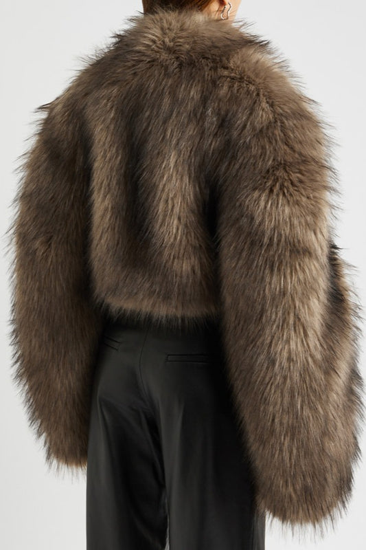 Manteau court en fausse fourrure vintage