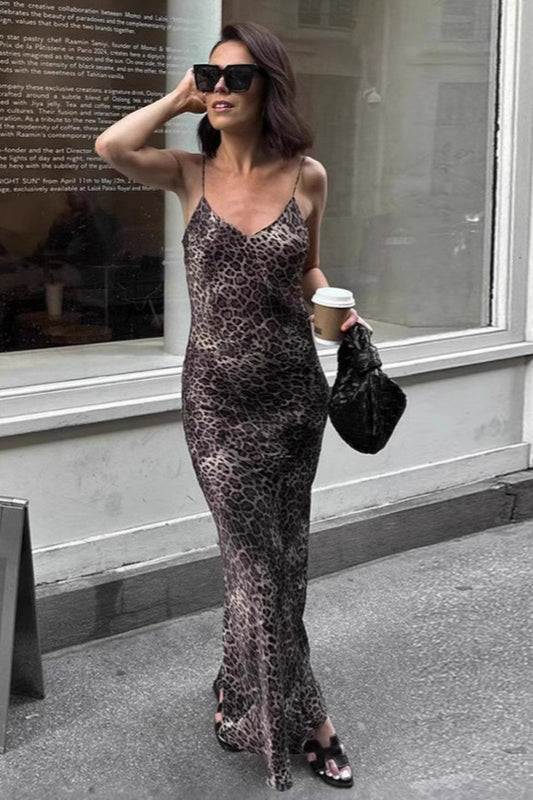 Robe longue slim à imprimé léopard et taille froncée