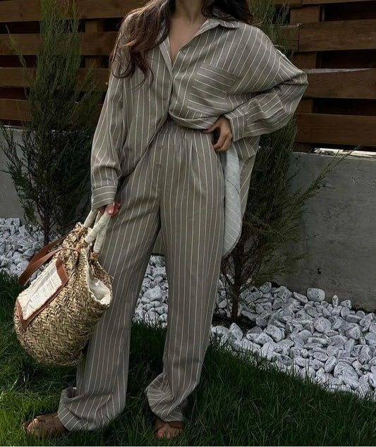 Ensemble deux pièces de bureau avec pantalon droit et poches à imprimé kaki