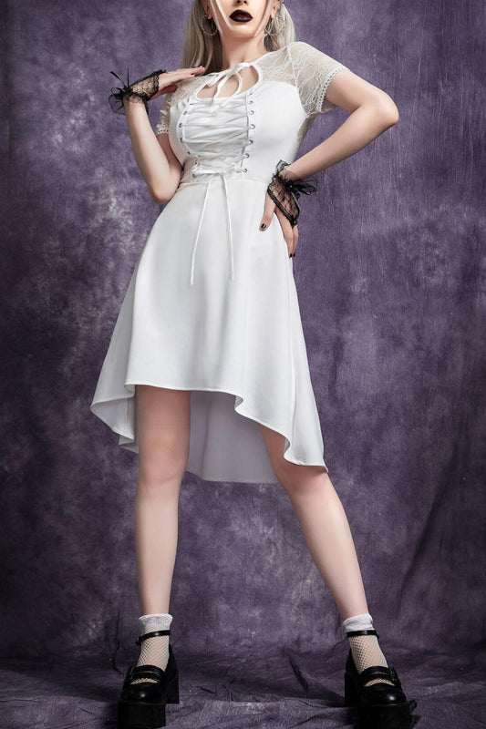 Robe gothique en dentelle nouée sur le devant