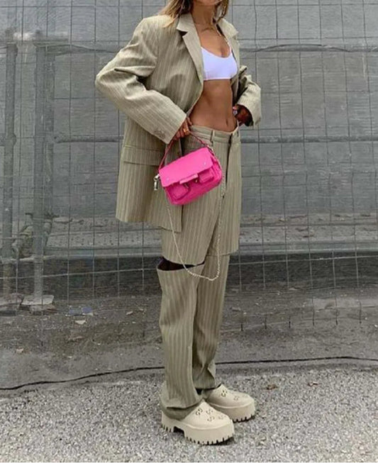 Ensemble deux pièces de bureau avec pantalon ajouré imprimé kaki