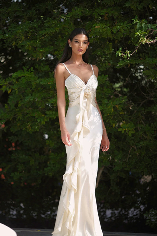 Robe de soirée ajustée en satin à fleurs avec lien au dos