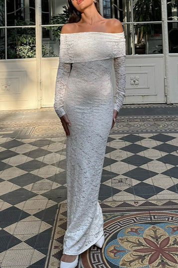 Robe longue moulante en dentelle à épaules dénudées