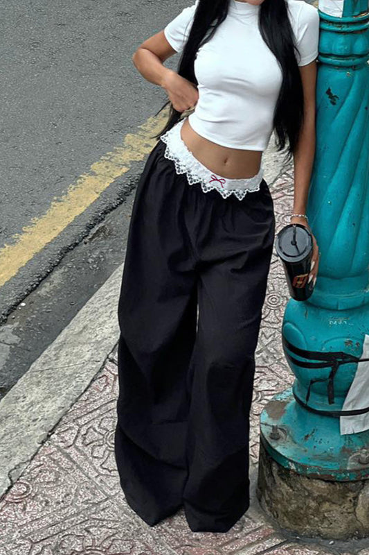 Pantalon cargo à empiècements en dentelle style urbain