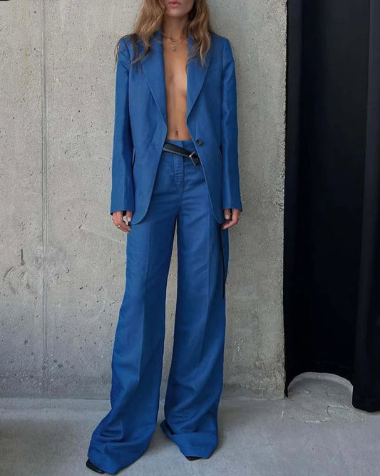 Ensemble deux pièces de bureau en coton bleu avec pantalon large à un bouton