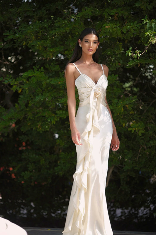 Robe longue en satin à fleurs