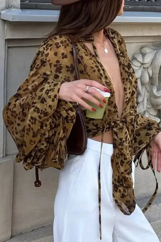 Chemisier léopard noué sur le devant Y2K