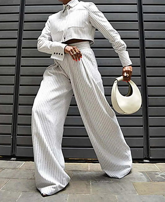 Ensemble deux pièces de bureau avec pantalon droit et poches à imprimé blanc