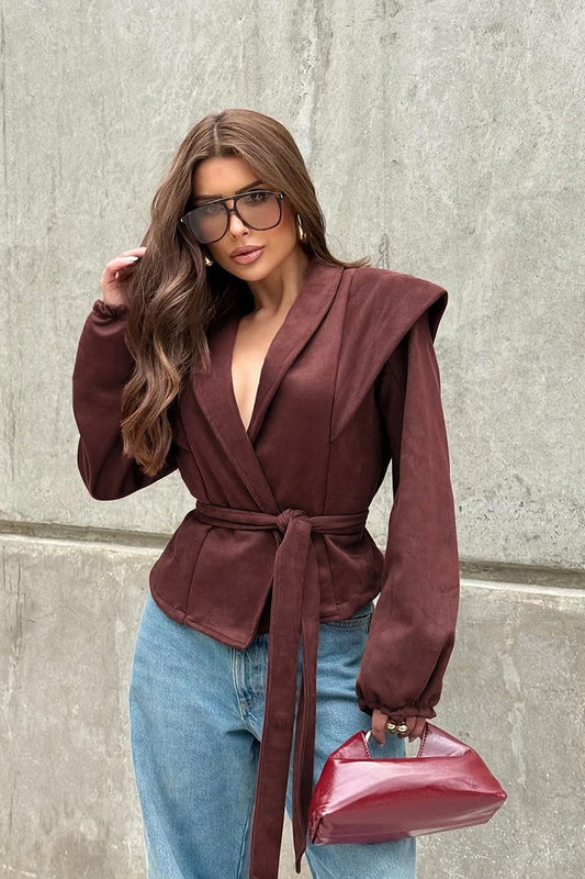 Manteau vintage en daim rouge vin à col en V et ceinture nouée