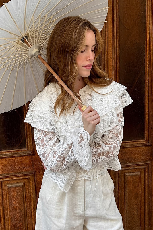 Chemisier vintage à manches longues et volants en dentelle