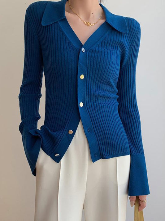 Cardigan en tricot bleu à col en V