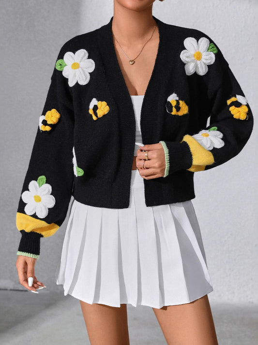 Cardigan en tricot à fleurs brodées à la main