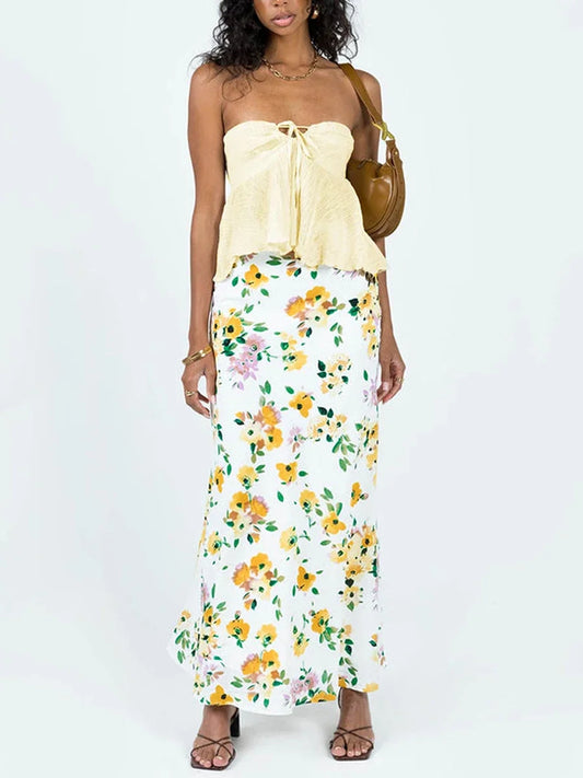 Haut court à volants et épaules dénudées