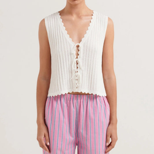 Haut court en crochet ouvert sur le devant