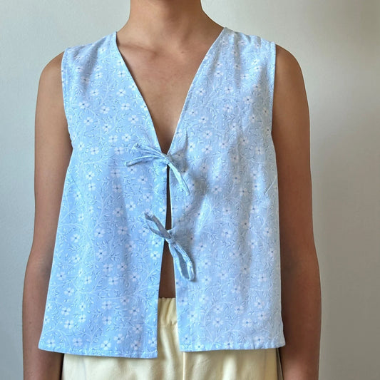 Haut court à carreaux vichy noué sur le devant