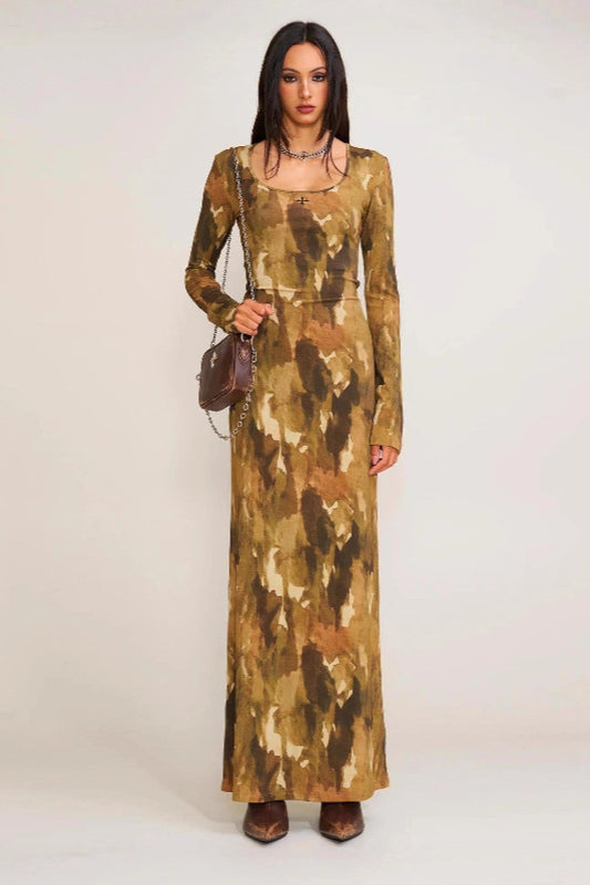 Robe longue moulante à col carré de couleur unie