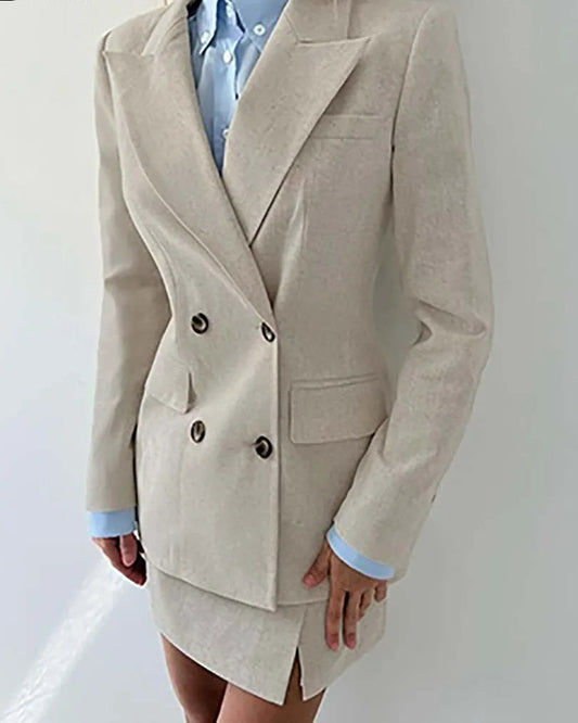 Ensemble deux pièces de bureau avec mini-jupe croisée abricot