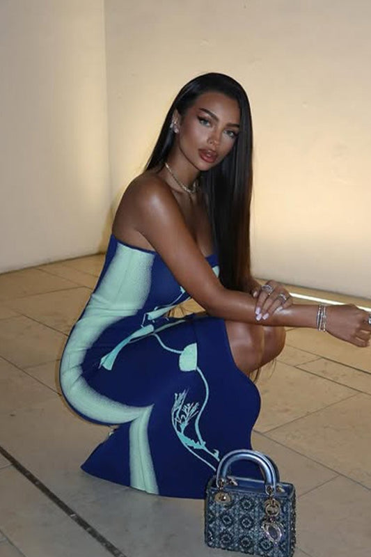 Robe longue moulante sans manches à imprimé floral élégant