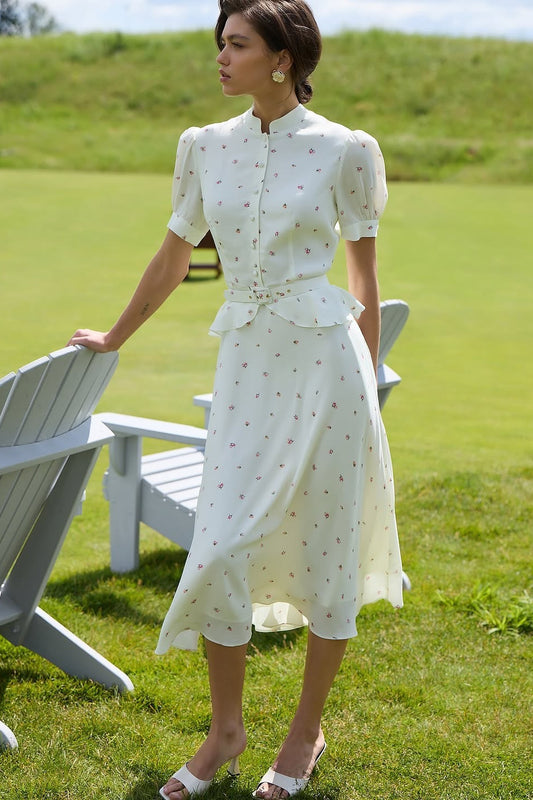 Ensemble deux pièces à manches bouffantes et col montant fleuri avec ceinture cintrée