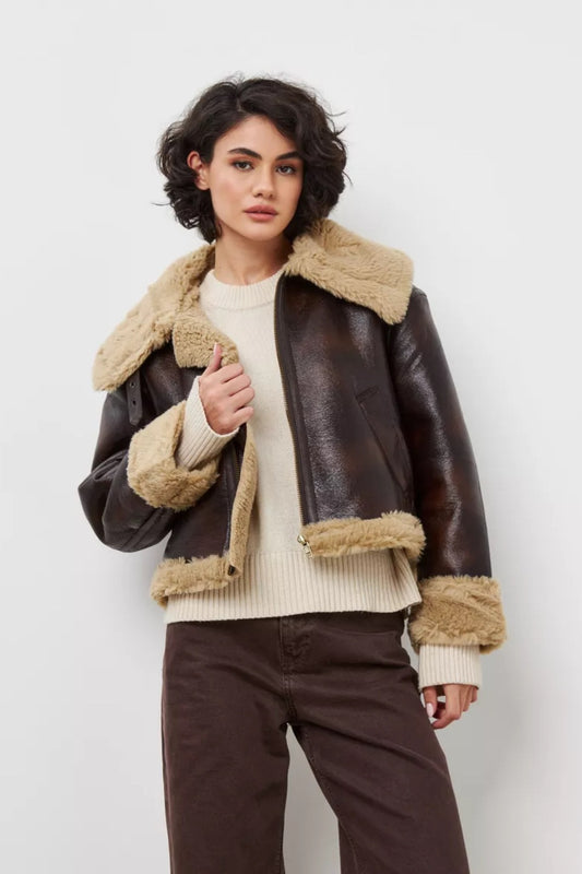 Manteau court vintage à col en fausse fourrure