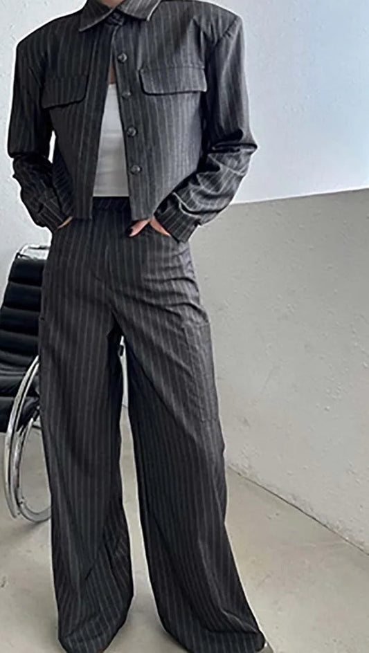 Ensemble deux pièces gris imprimé avec poches et pantalon boutonné pour le bureau