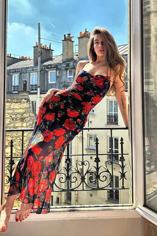 Robe moulante à imprimé floral et bretelles spaghetti