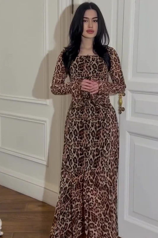 Robe longue asymétrique à empiècements en mousseline de soie léopard