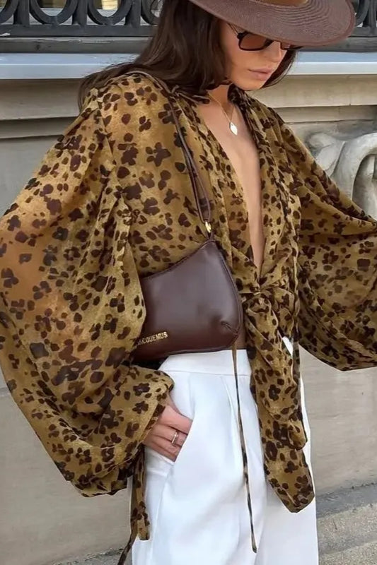 Chemisier léopard noué sur le devant Y2K