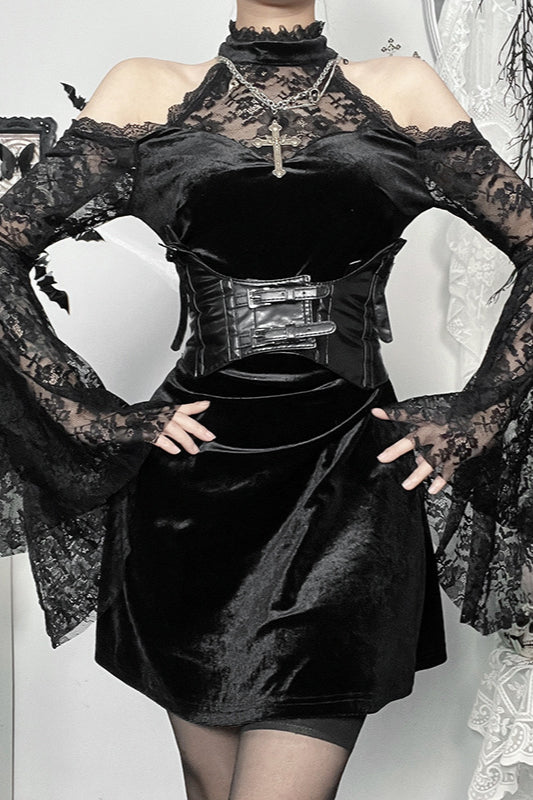 Robe gothique moulante en dentelle épissée