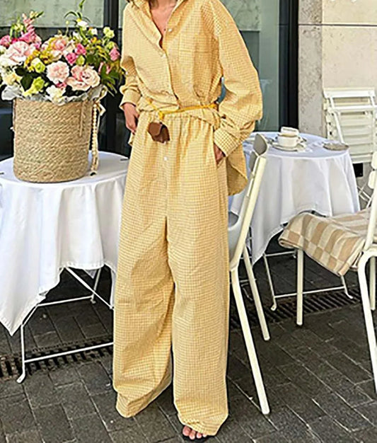 Ensemble deux pièces de bureau avec poches imprimées jaunes et pantalon à boutons