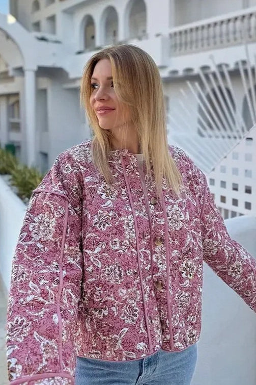 Manteau matelassé à col ras du cou et imprimé floral