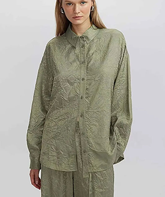 Ensemble deux pièces de bureau avec pantalon plissé vert et cordon de serrage