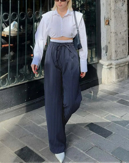 Ensemble deux pièces de bureau gris uni avec pantalon court imprimé