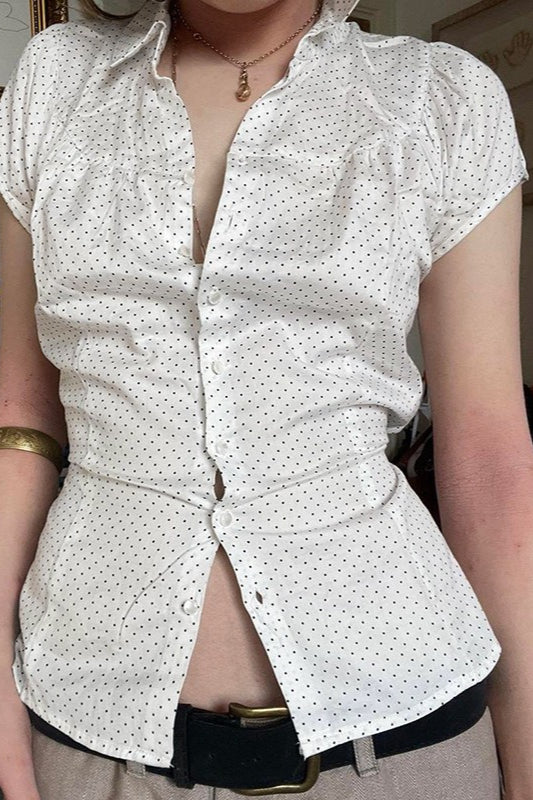Chemisier à manches courtes en satin à pois