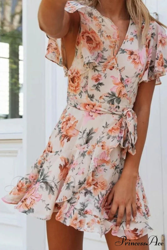 Robe à rayures à manches courtes et gracieuses