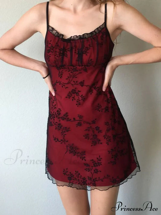 Robe mini spaghetti élégante en dentelle brodée