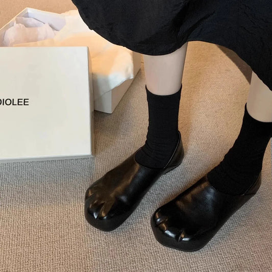 Square Toe Gothic Walking Sneaker Dark Khaki / 35