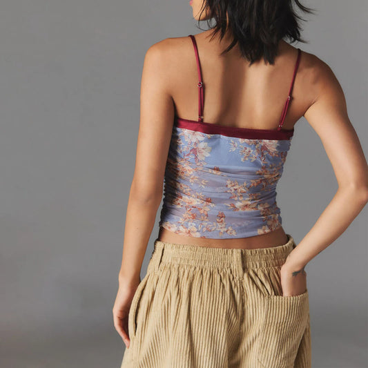 Haut court spaghetti en maille léopard