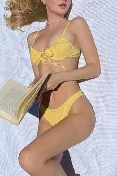 Ensemble de bikini triangle uni à nouer