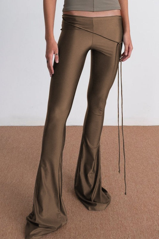 Pantalon évasé slim taille haute