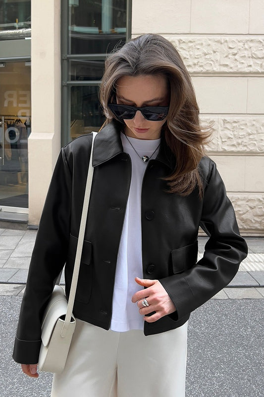 Veste courte en cuir style moto