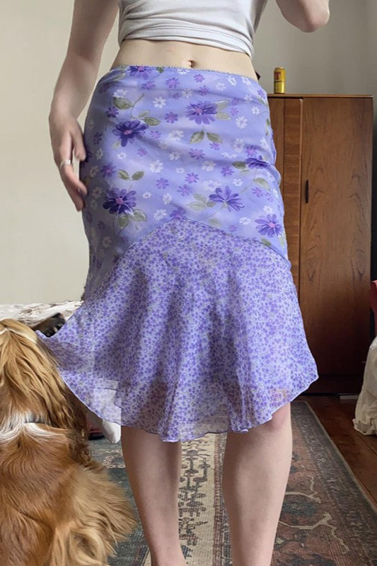 Jupe asymétrique taille haute à fleurs violettes
