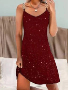 Robe de soirée ajustée à col licou et strass scintillants