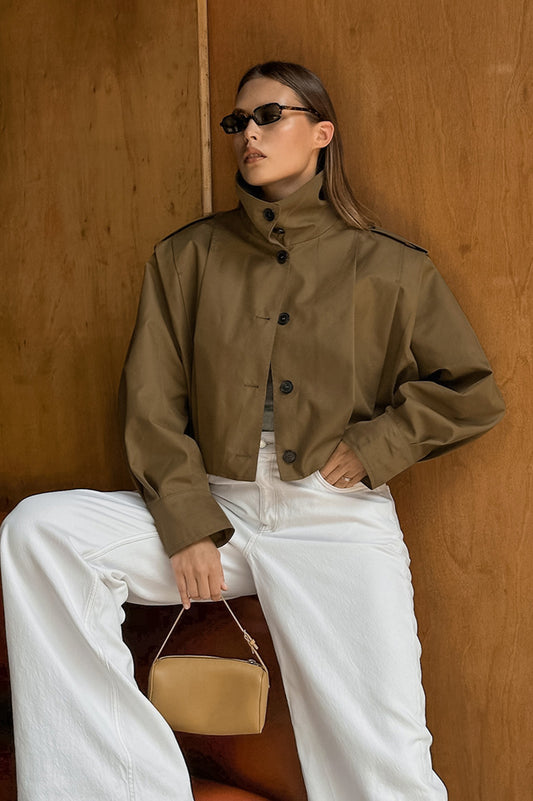 Manteau court à détails plissés chic