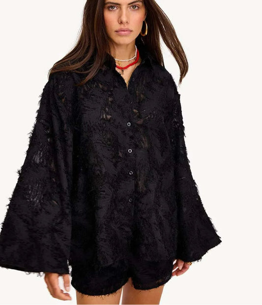 Ensemble deux pièces de bureau avec short à cordon de serrage et plumes jaunes