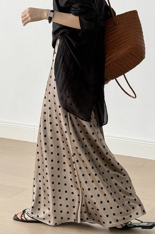 Jupe mi-longue trapèze taille haute en satin à pois vintage