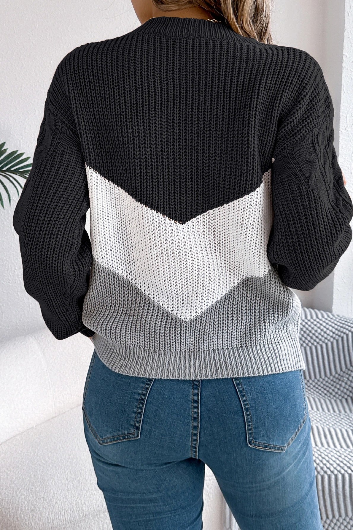 Colorblock Round Neck Pullover Sweater