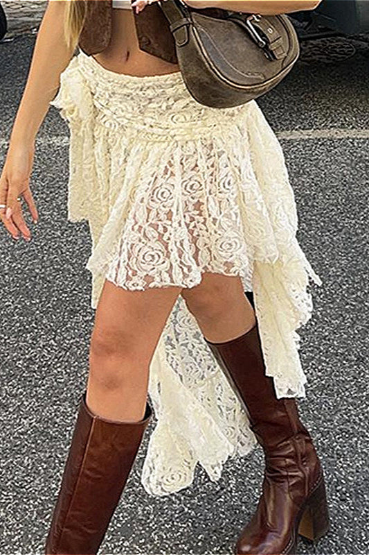 Mini-jupe asymétrique en dentelle rose