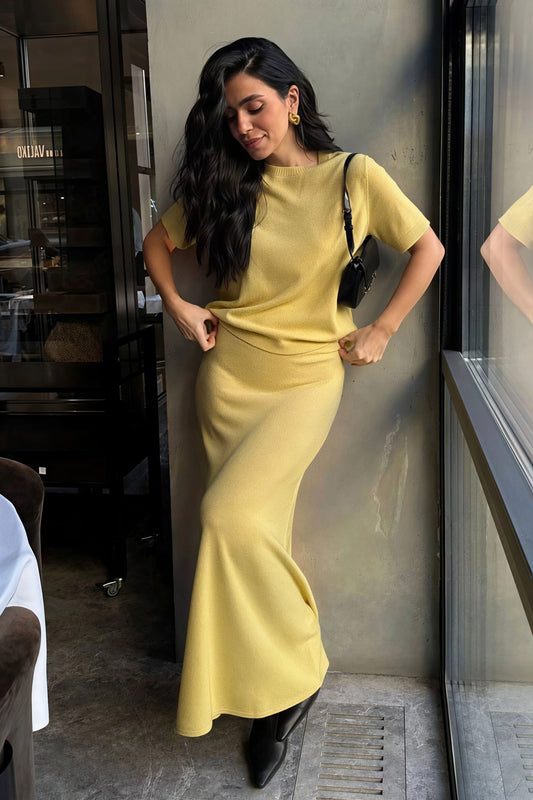 Minimalist Knit Short Sleeve Skirt Set